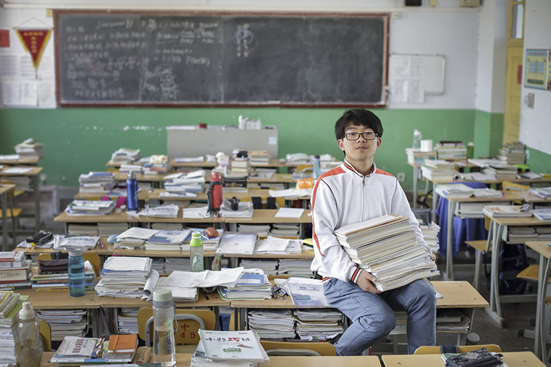 2016年5月16日，山东肥城，读高三的刘爽在自己的教室。作者：刘磊