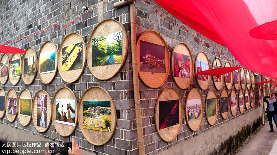 10月12日，第二届乡村里的中国·安徽宁国港口镇全国摄影大展，在港口镇西村正式启动。